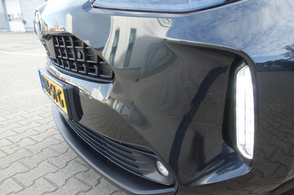 Toyota YARIS CROSS 1.5 HYBRID DYNAMIC, Navi, Winterpakket, P, Gebruikt, Zwart, 1490 cc, Bedrijf
