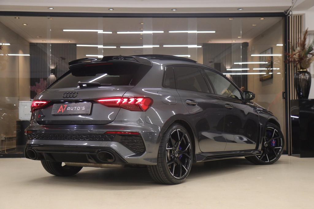 Audi A3 Sportback 2.5 TFSI RS 3 quattro HULK PANO/KERAMISCH/, Automaat, Gebruikt, Euro 6, RS3