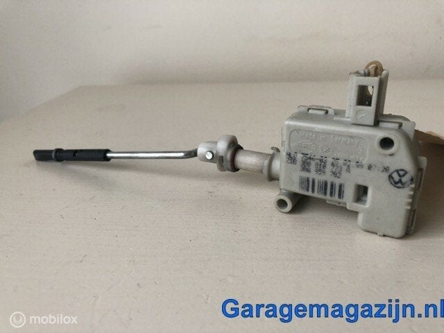 Tankklepvergrendelingsmotor hella 3B0810773A VW Passat avant, Gebruikt, Volkswagen, Ophalen of Verzenden, Volkswagen