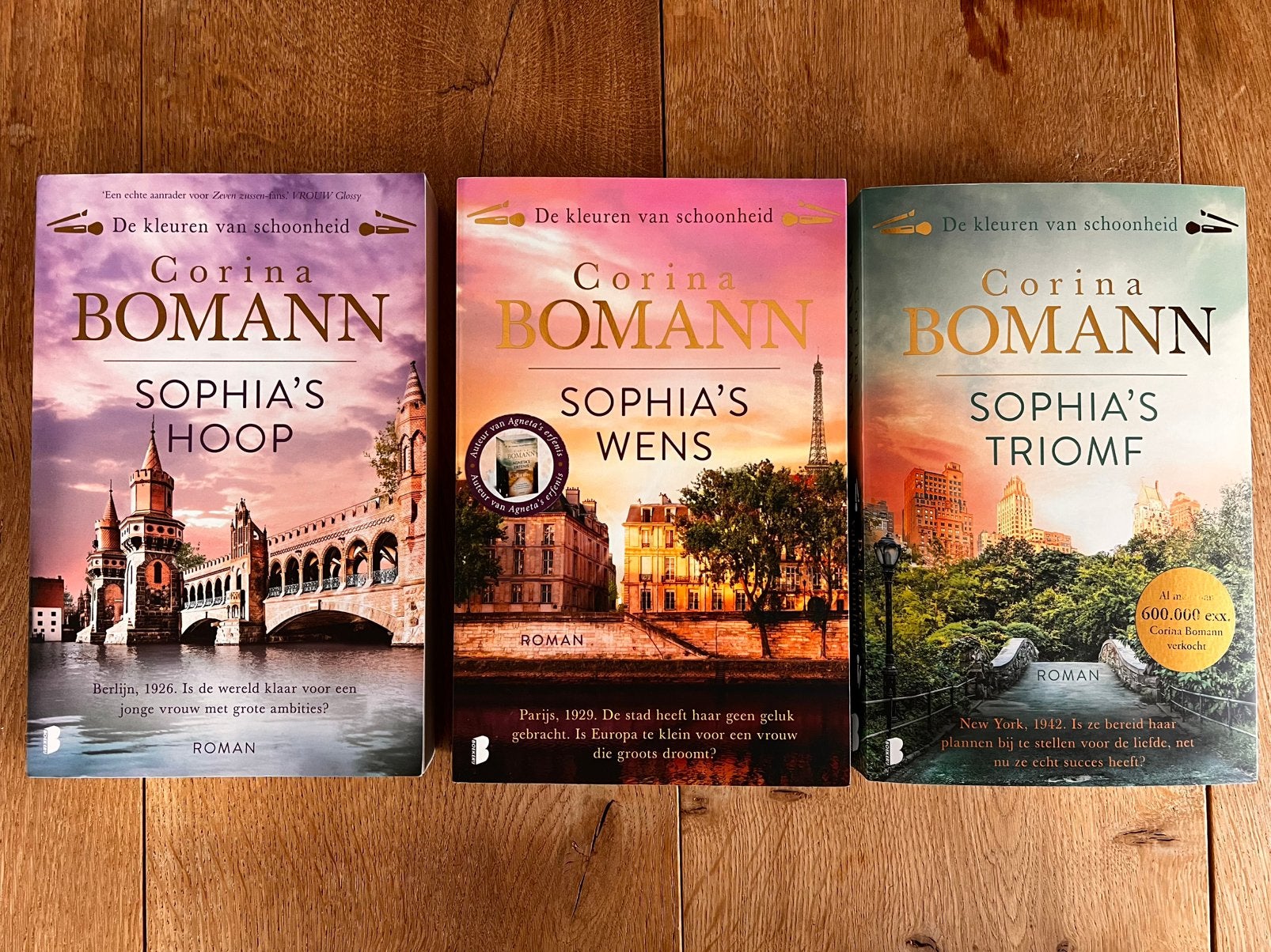 De kleuren van schoonheid / Corina Bomann, Boeken, Chicklit, Ophalen of Verzenden, Zo goed als nieuw