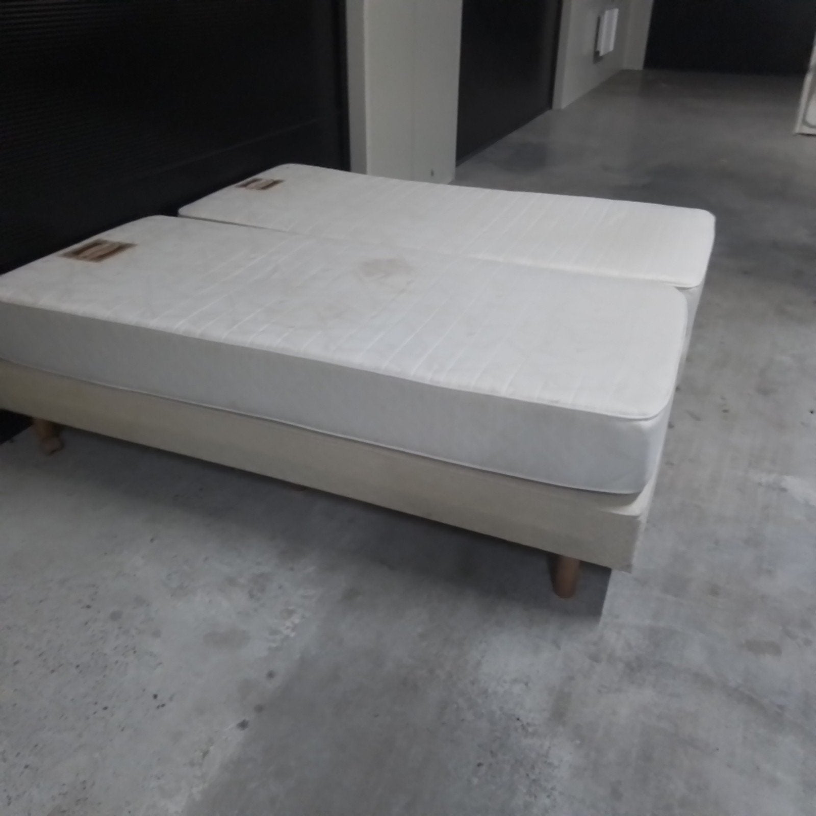 2 pers Boxspring 180 x 200 cm, Gebruikt, Stoelenco@hotmail.com, Beige, Tweepersoons