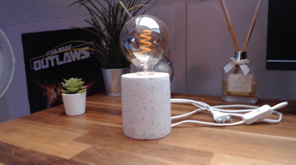 Moderne tafellamp met betonlook & LED spiraallamp!, Vintage, Zo goed als nieuw, Minder dan 100 cm, E27 (groot)