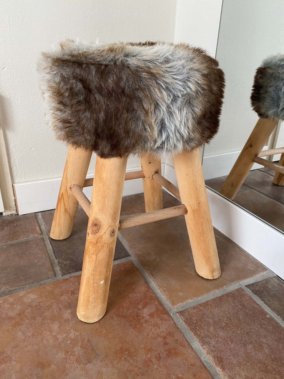 Krukje met bont, Ophalen, Zo goed als nieuw, Hout