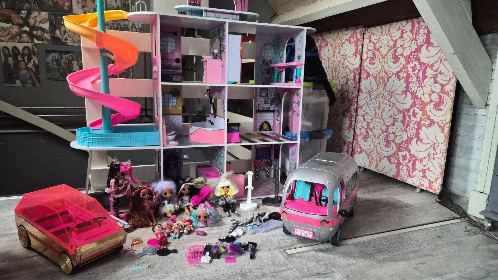L.O.L. Surprise! OMG Huis, Glamper, Auto + Poppen, Ophalen, Zo goed als nieuw, Poppenhuis