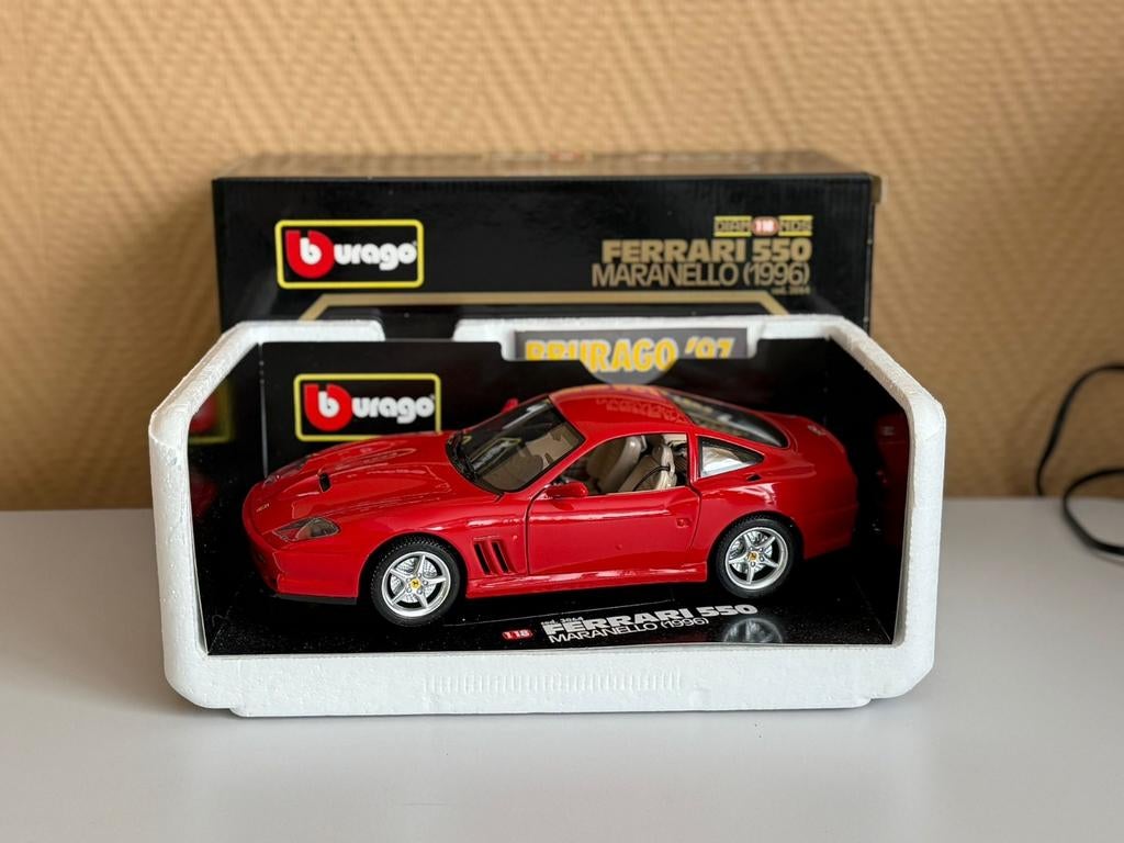 Burago Ferrari 550 Maranello 1:18 - Nieuw in doos, Ophalen of Verzenden, Nieuw, Auto, Bburago