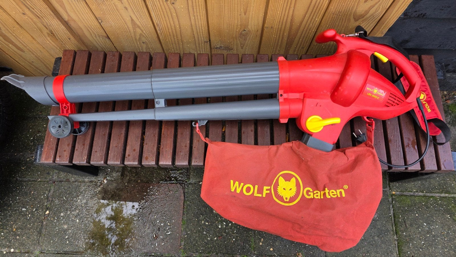 Bladblazer en zuiger Wolfgarten, Ophalen, Ruggedragen, Zo goed als nieuw, Met opvangzak