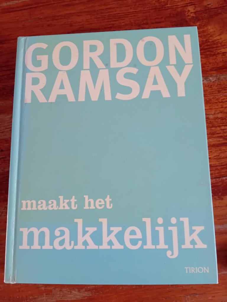 Gordon Ramsay Maakt Het Makkelijk Kookboek, Boeken, Ophalen of Verzenden, Zo goed als nieuw, Overige gebieden, Hoofdgerechten