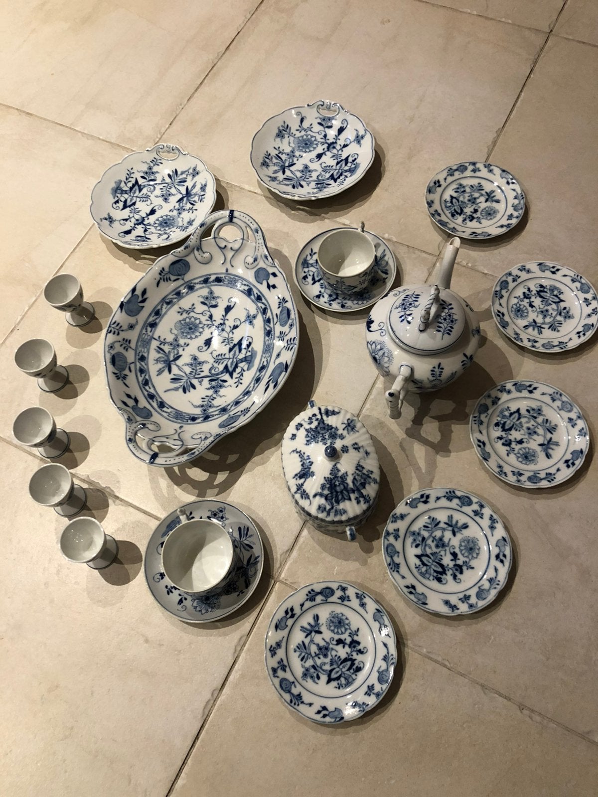 Porselein set Louis Regout, Verzenden
