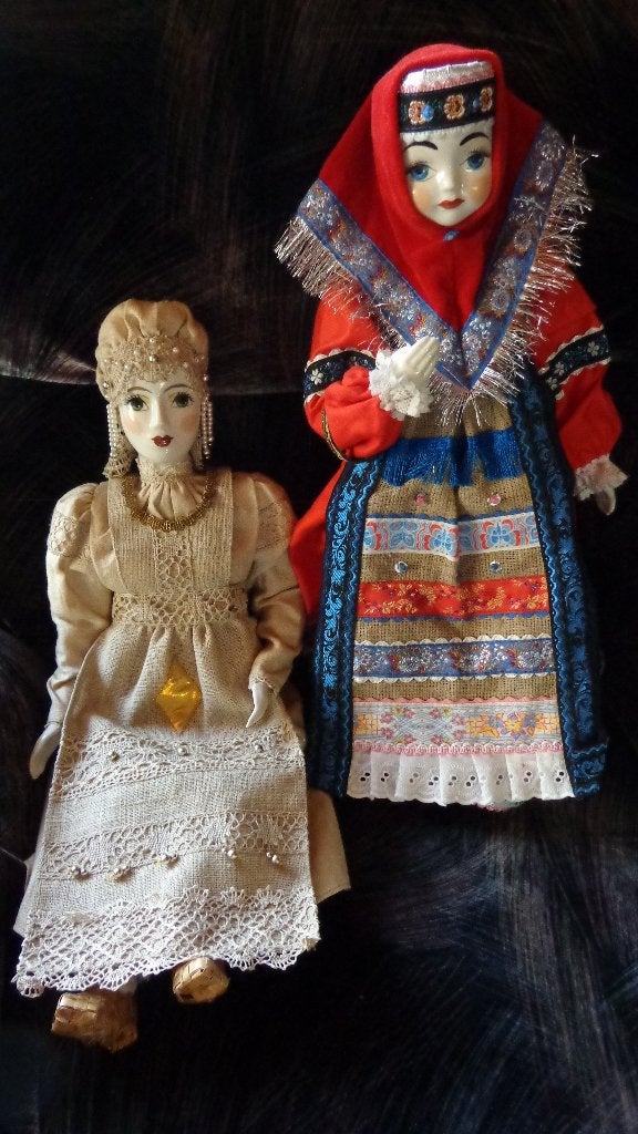 Twee traditionele Russische poppen handgemaakt jaren '70, Verzamelen, Poppen, Ophalen, Zo goed als nieuw, Pop