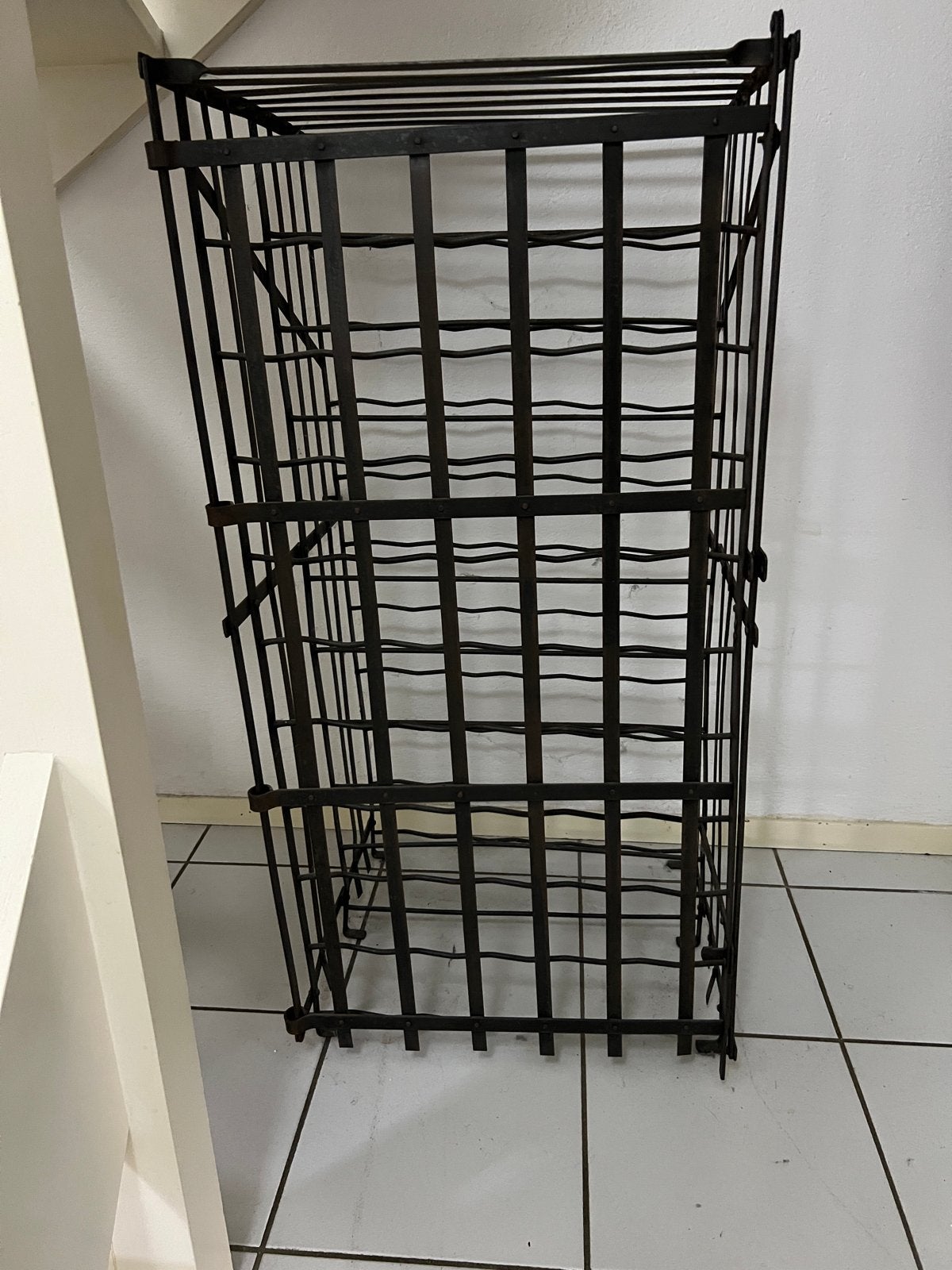 Antieke ijzeren wijnkast/kluis uit Frans landhuis, Ophalen, Gebruikt, 25 flessen of meer, 75 – 100