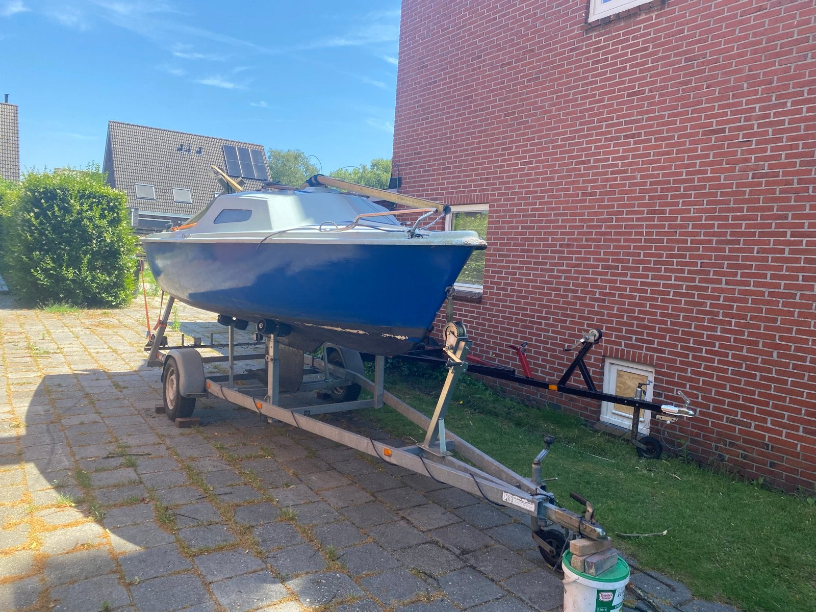 Oude zeilboot met trailer en 4pk motor, lichte schade, Ophalen of Verzenden, Gebruikt