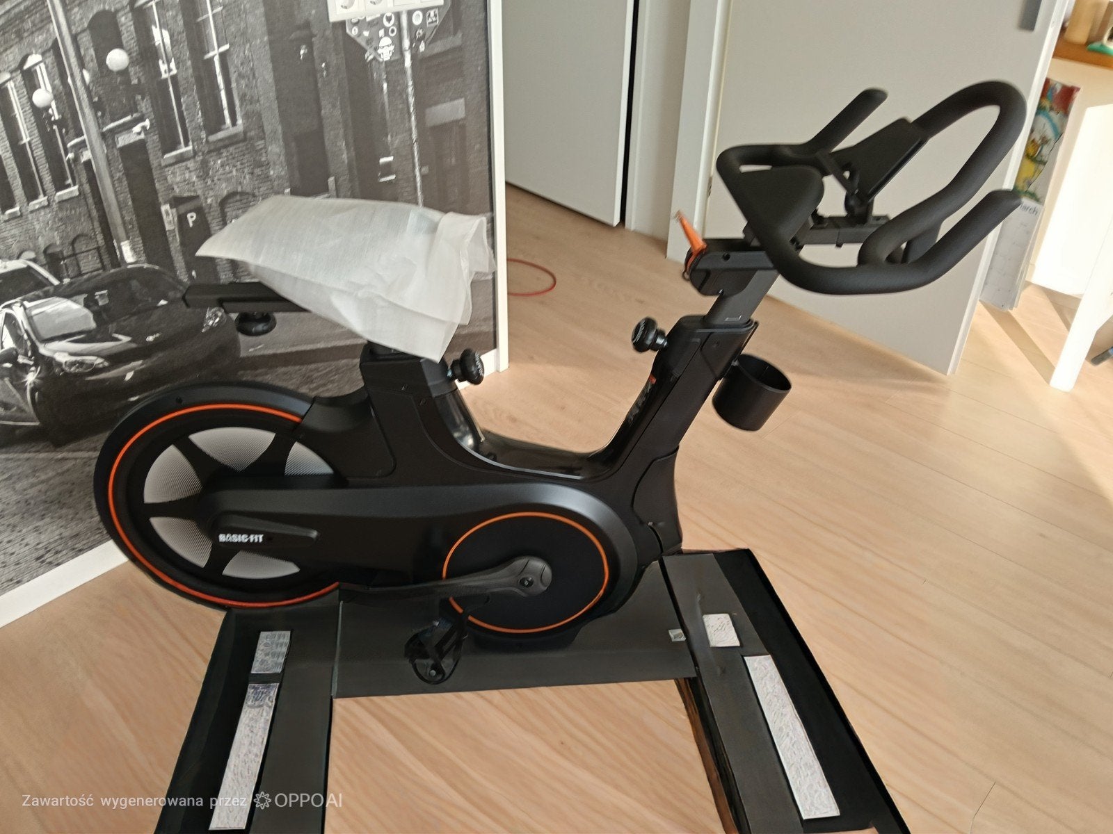 Nieuwe Basic-Fit , Smart bike, Spinningfiets ,Ongebruikt, Sport en Fitness, Fitnessapparatuur, Ophalen, Spinningfiets, Nieuw, Metaal