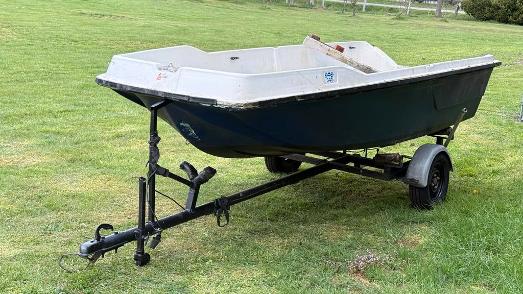 Boot opknapper met trailer., Ophalen of Verzenden, Gebruikt, Overige typen, Motorboot