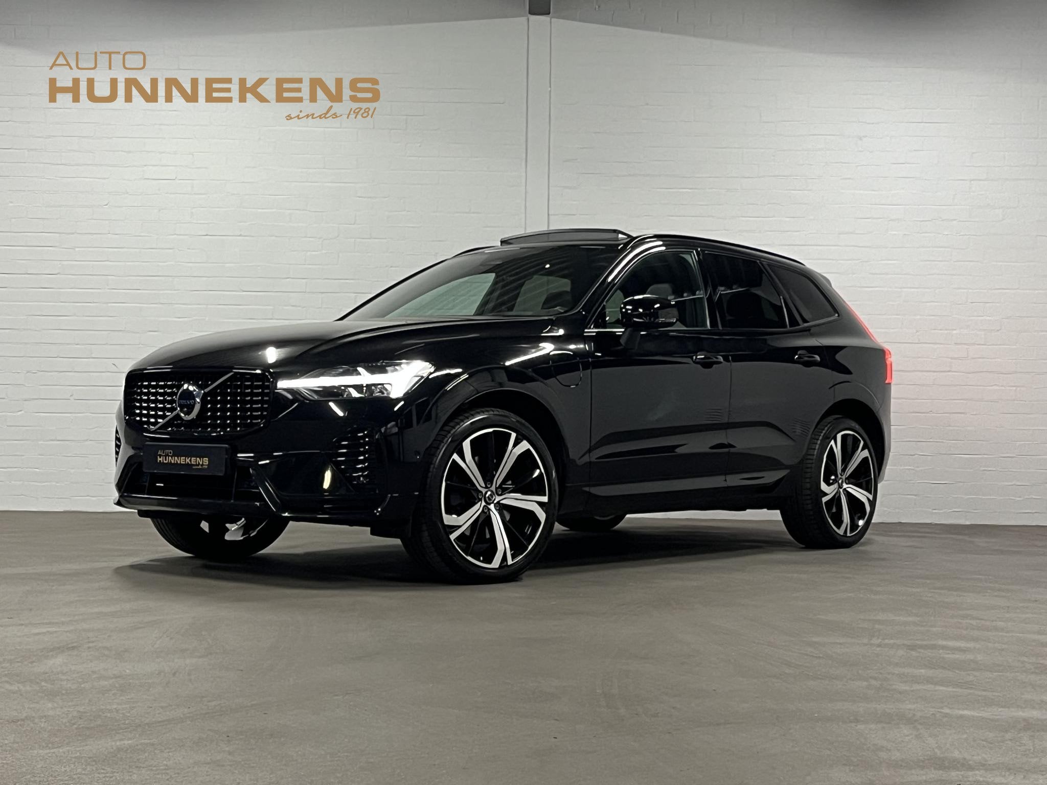 Volvo XC60 2.0 T8 Plug-in hybrid AWD Plus Dark SOH 93% Long, Automaat, Gebruikt, Euro 6, 4 cilinders