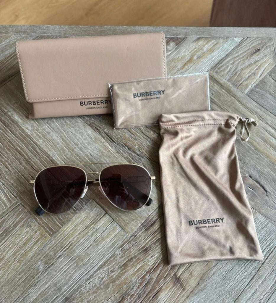 Orginele Burberry zonnebril, Ophalen of Verzenden, Zo goed als nieuw, Overige merken