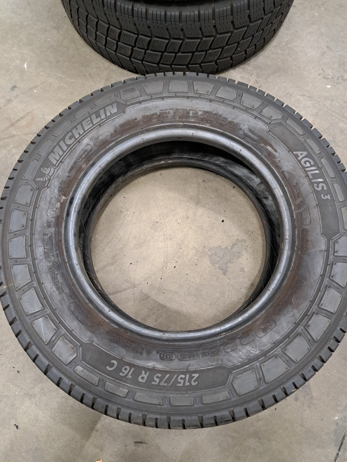 Michelin Agilis 3 Band - 215/75R16 - ZGAN (7mm profiel), Ophalen, 16 inch, Band(en), Bestelwagen
