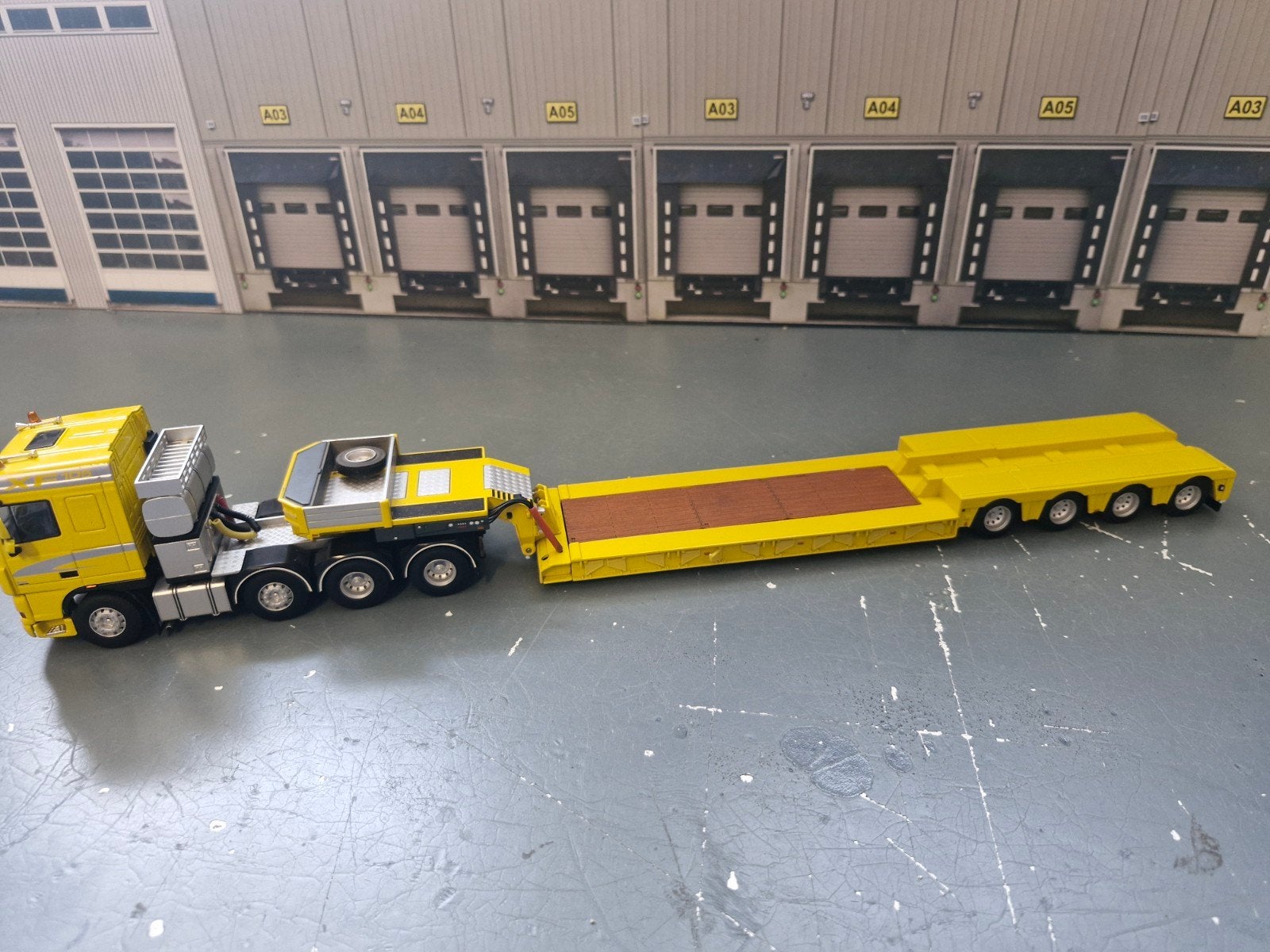 daf XF 8x4 zwaartansport trekker met nooteboom dieplader, Hobby en Vrije tijd, Ophalen of Verzenden, Zo goed als nieuw, Bus of Vrachtwagen