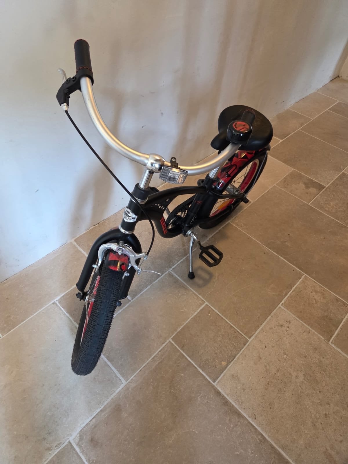 Kinderfiets Volare Miracle 16 inch - Zwart/Rood, Ophalen, Zo goed als nieuw, Terugtraprem, 16 tot 20 inch