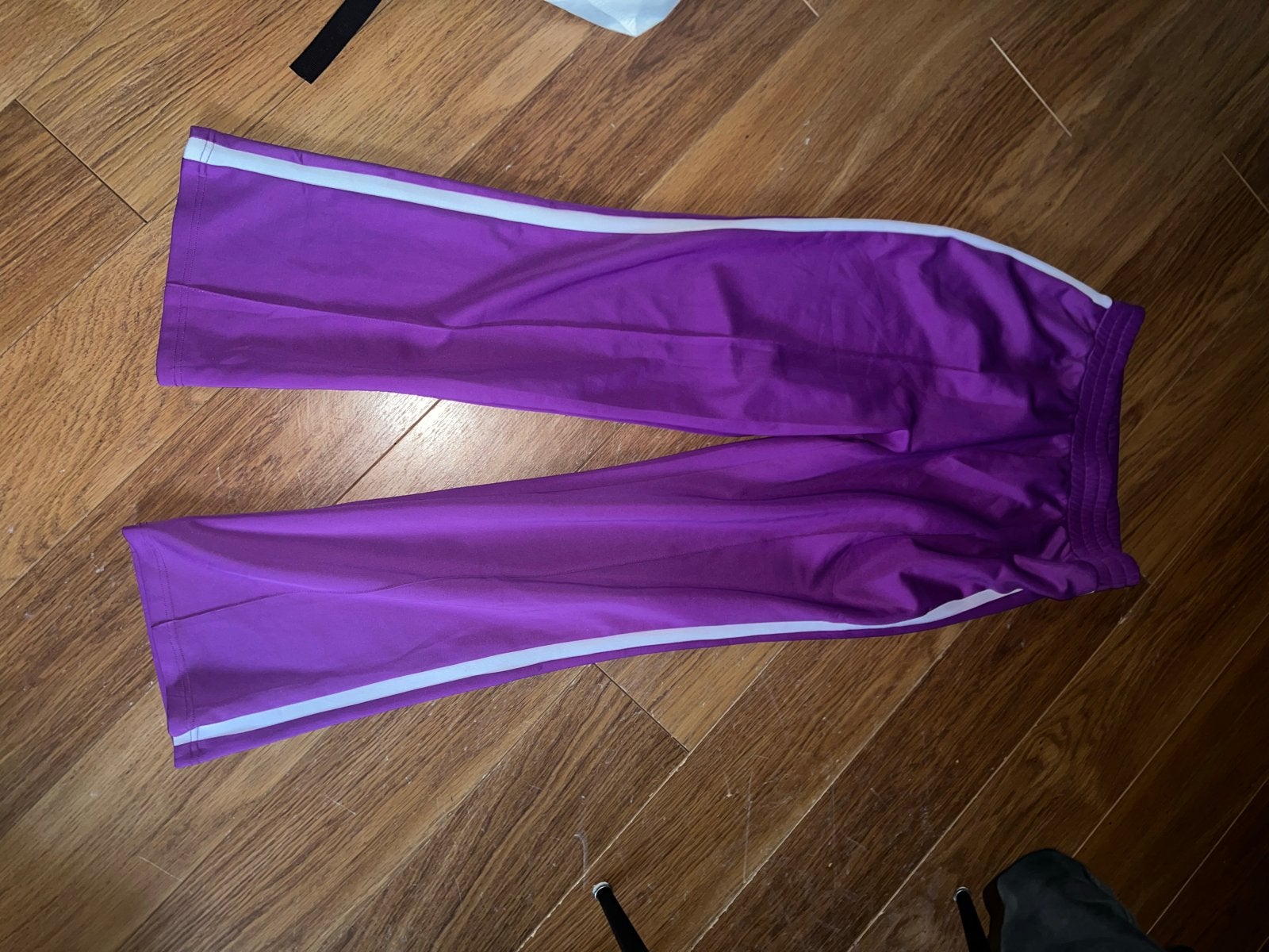 Paarse trainingsbroek met witte strepen - Refined Department, Maat 38/40 (M), Paars, Ophalen of Verzenden, Zo goed als nieuw