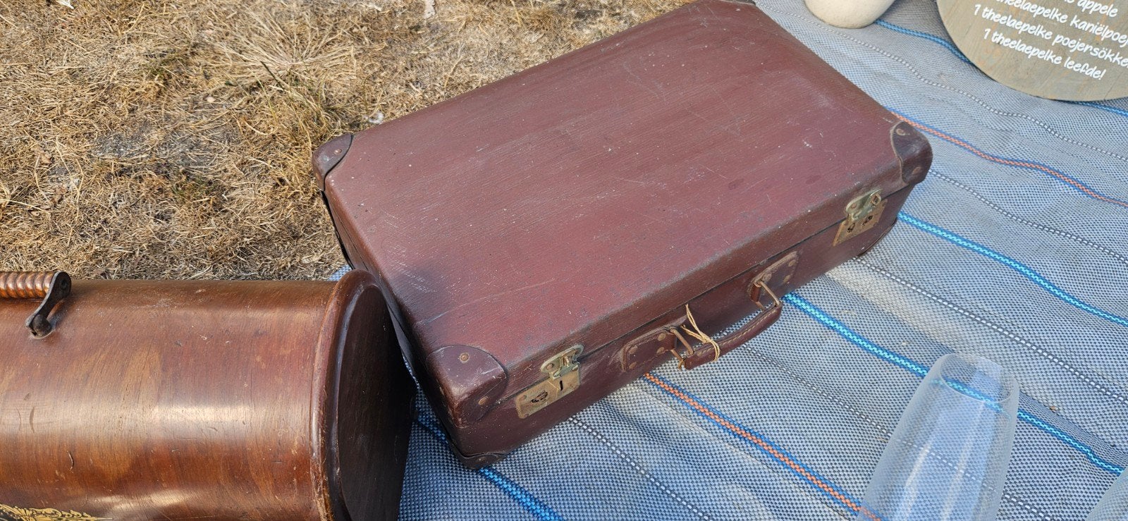 Diverse brocante spullen: van radio tot schilderijen, Ophalen
