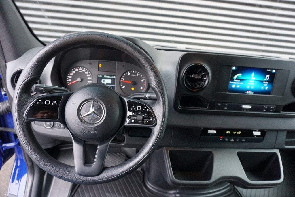 Mercedes-Benz Sprinter 516 160pk Automaat 3500kg L2H2 Dubbel, Auto's, Bestelauto's, Gebruikt, Zwart, 4 cilinders, Blauw