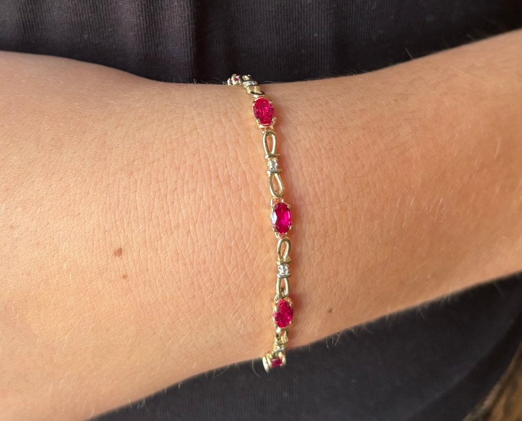Robijn diamanten fraaie gouden dames armband briljant luxe, Voordeelsieraden, Ophalen of Verzenden, Zo goed als nieuw, Met edelsteen