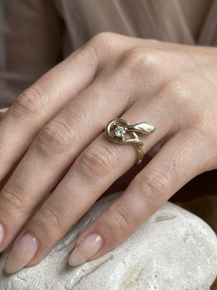 Prachtige kostbare 14 k gouden slangering met diamanten, Ophalen of Verzenden, Nvt, Dame, Nvt