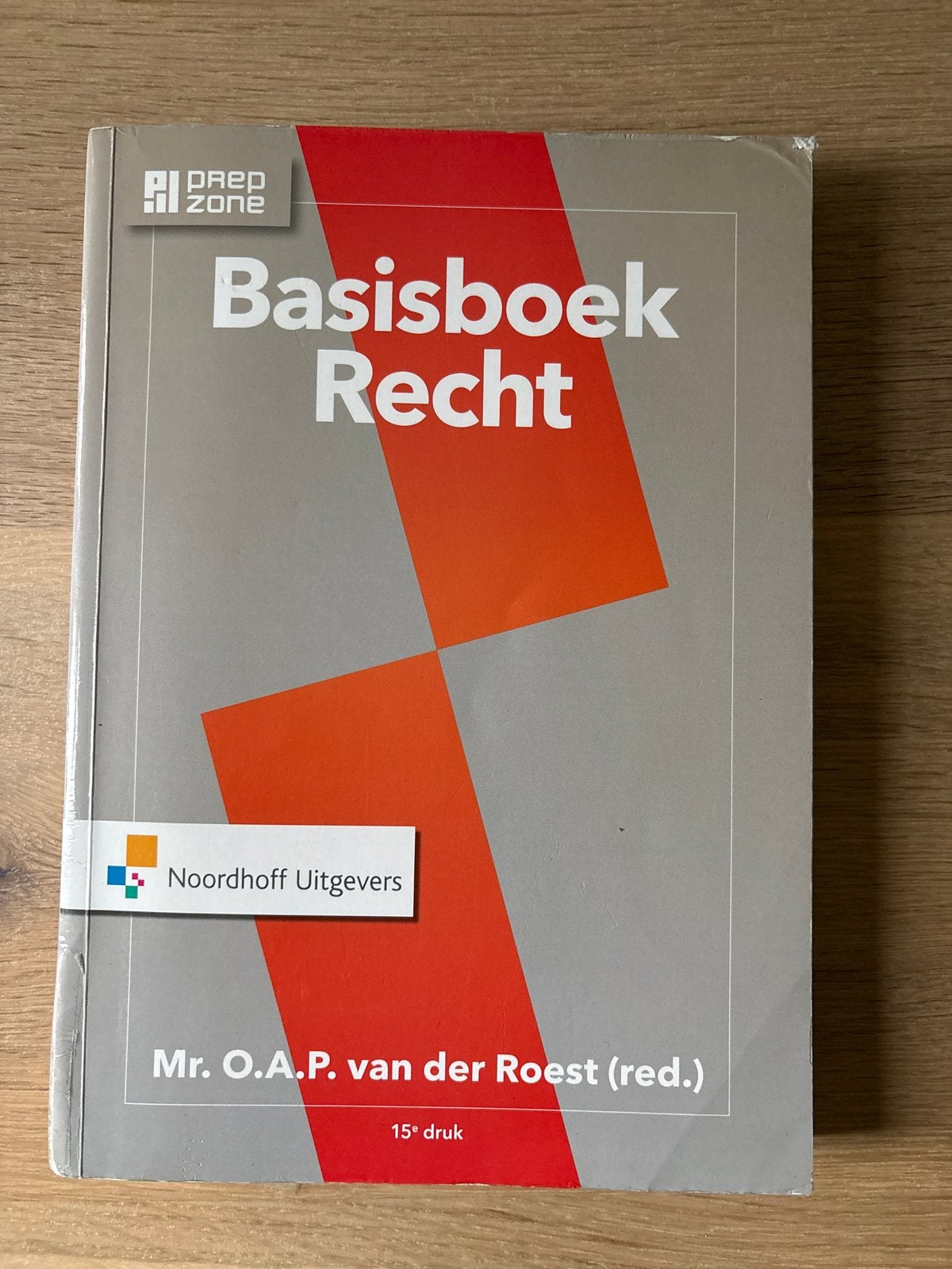 Basisboek Recht - 15e druk - Mr. O.A.P. van der Roest, Boeken, Ophalen of Verzenden, Zo goed als nieuw, HBO