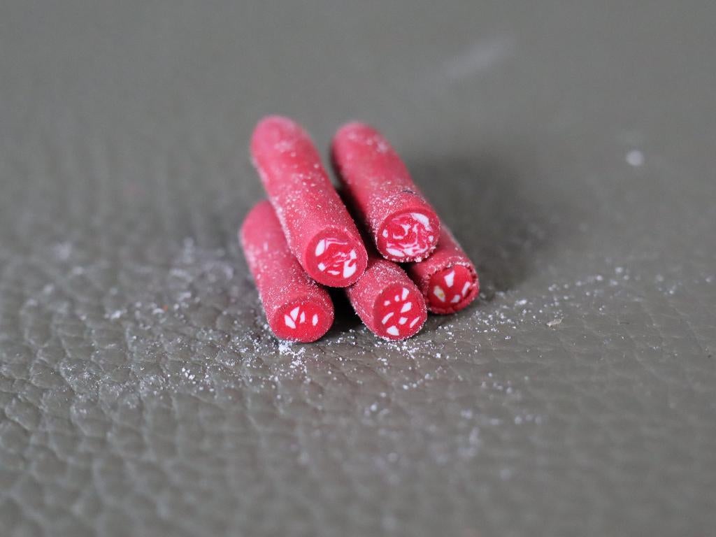 Voor slagerij of delicatessenwinkel salami en rundergehakt., Ophalen of Verzenden, Nieuw, Poppenhuis
