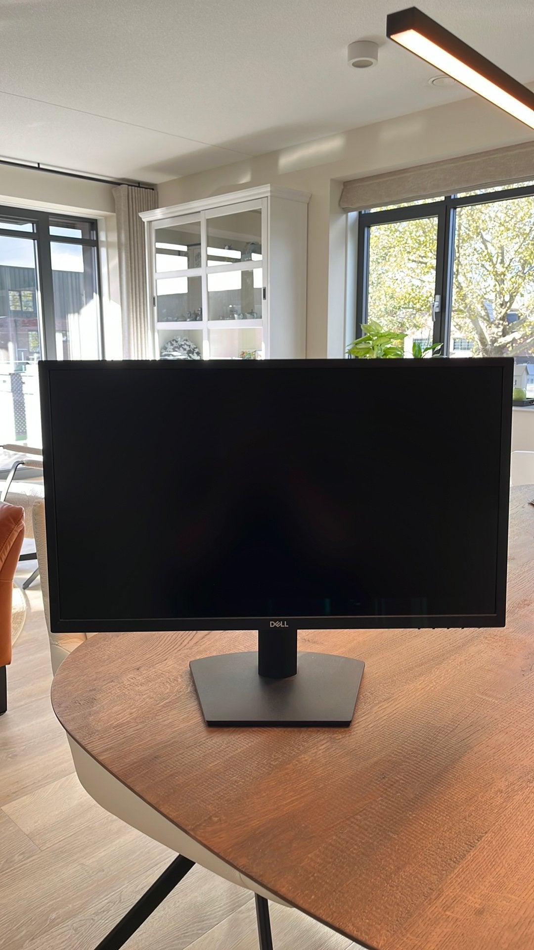 Monitor op voet 24 inch merk DELL, Ophalen, Zo goed als nieuw, 60 Hz of minder