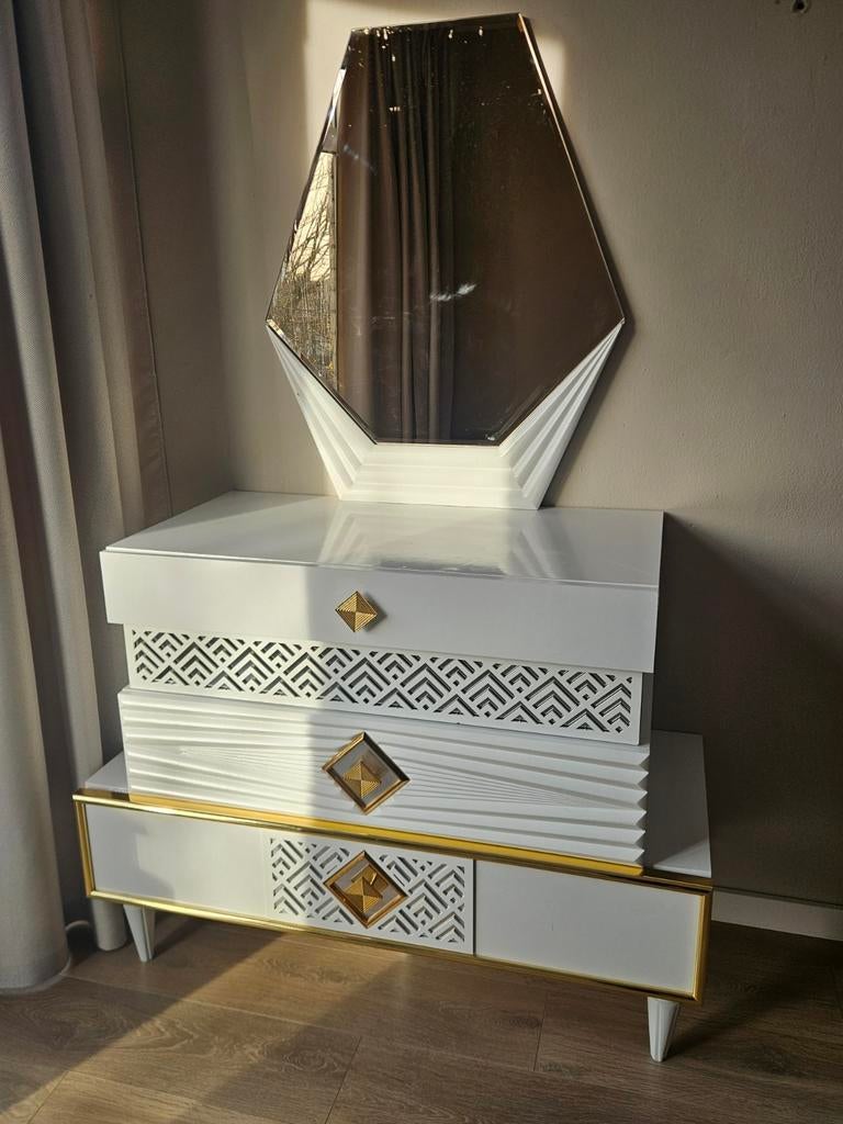 Chique Slaapkamerset: Ladekast + Spiegel + 2 Nachtkastjes, Huis en Inrichting, Slaapkamer | Nachtkastjes, Ophalen, Gebruikt, 55 tot 70 cm