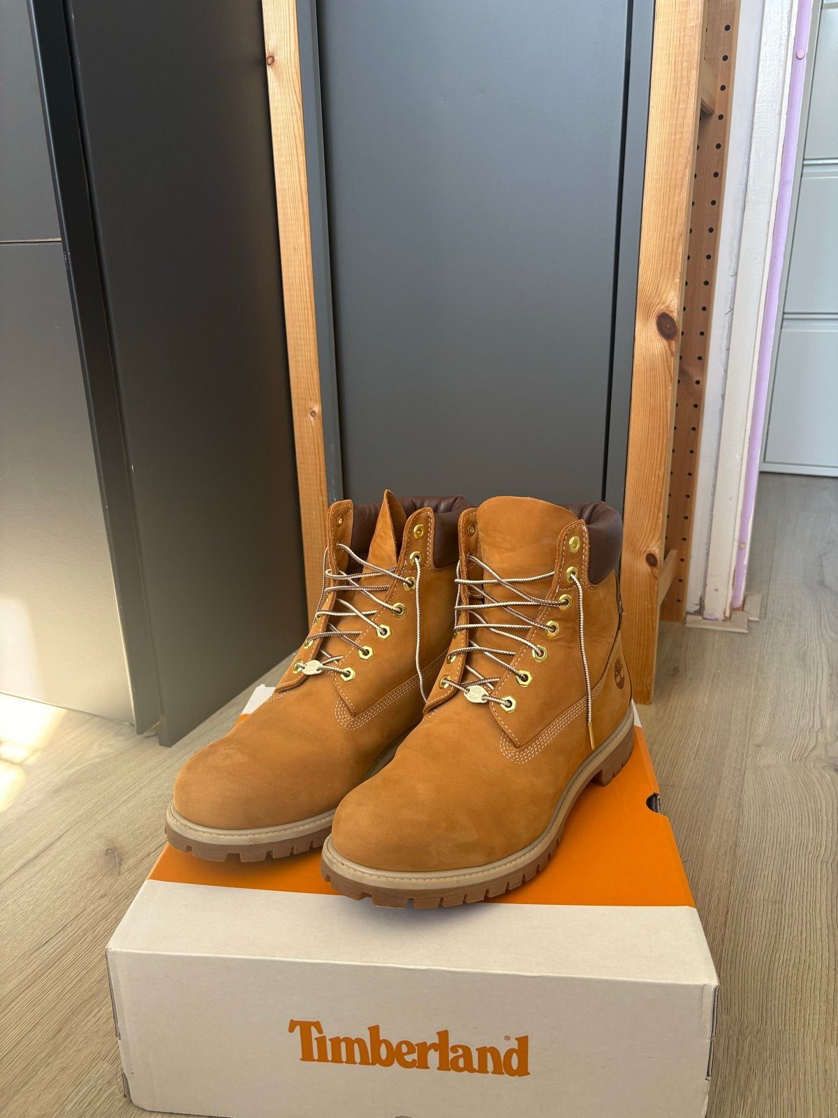 Timberland Premium 6 Inch maat 46, Kleding | Heren, Ophalen, Bruin, Boots, Zo goed als nieuw