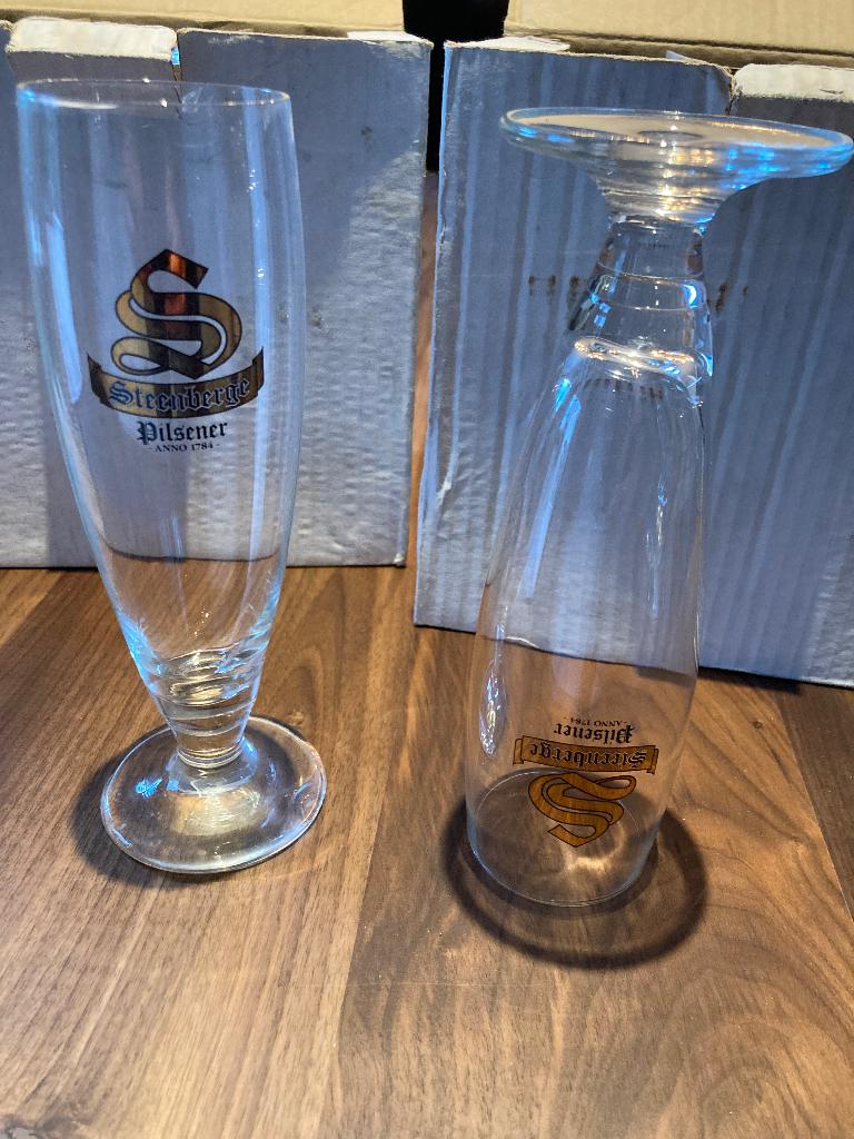 Bierglazen op voet, Ophalen, Zo goed als nieuw, Glas of Glazen, Overige merken