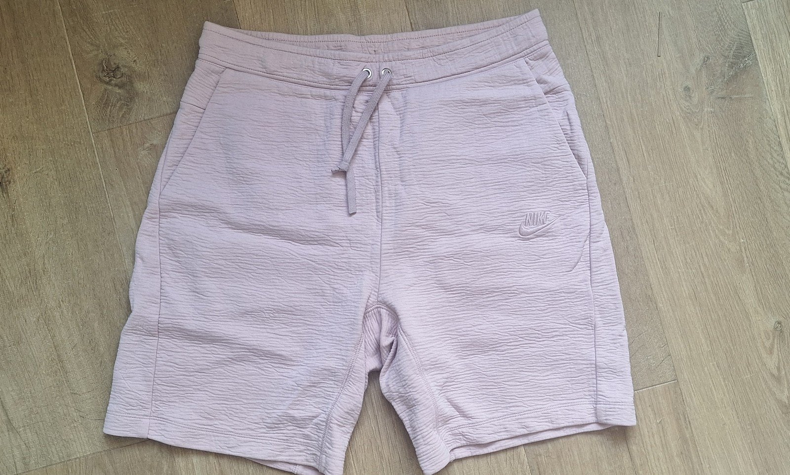 Nike shorts roze/paars maat M, Kleding | Heren, Broeken en Pantalons, Maat 48/50 (M), Nike, Ophalen of Verzenden, Zo goed als nieuw