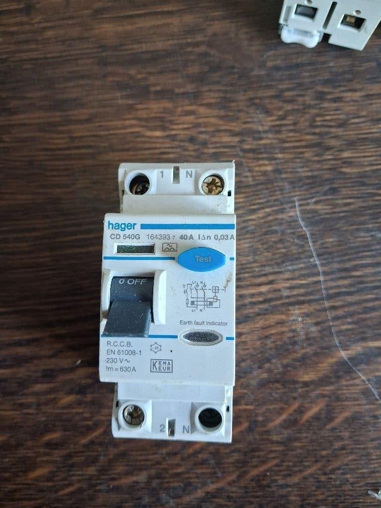 Hager installatie automaat / aardlek, Ophalen, Gebruikt