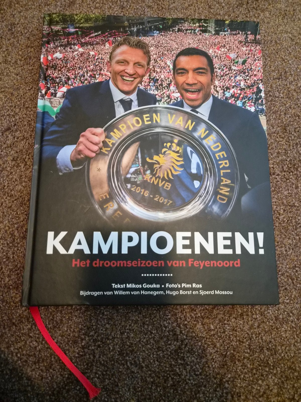 Kampioenen! Het droomseizoen van Feyenoord 2016-2017, Ophalen of Verzenden, Zo goed als nieuw, Mikos Gouka, Pim Ras, Overige sporten
