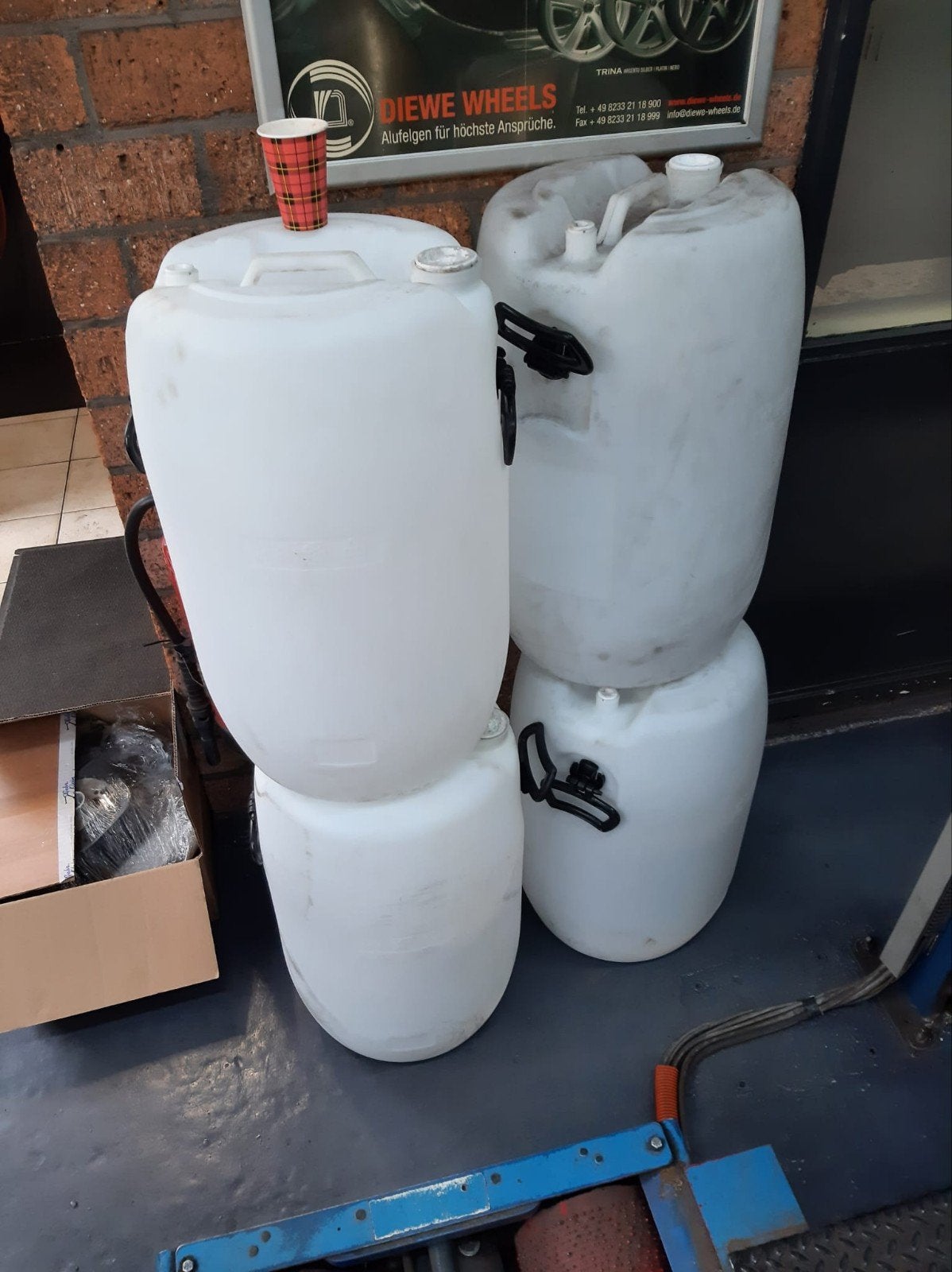 Regenton kraan zit erbij 60 liter mag weg voor € 5.00, Minder dan 75 liter, Ophalen of Verzenden, Kunststof