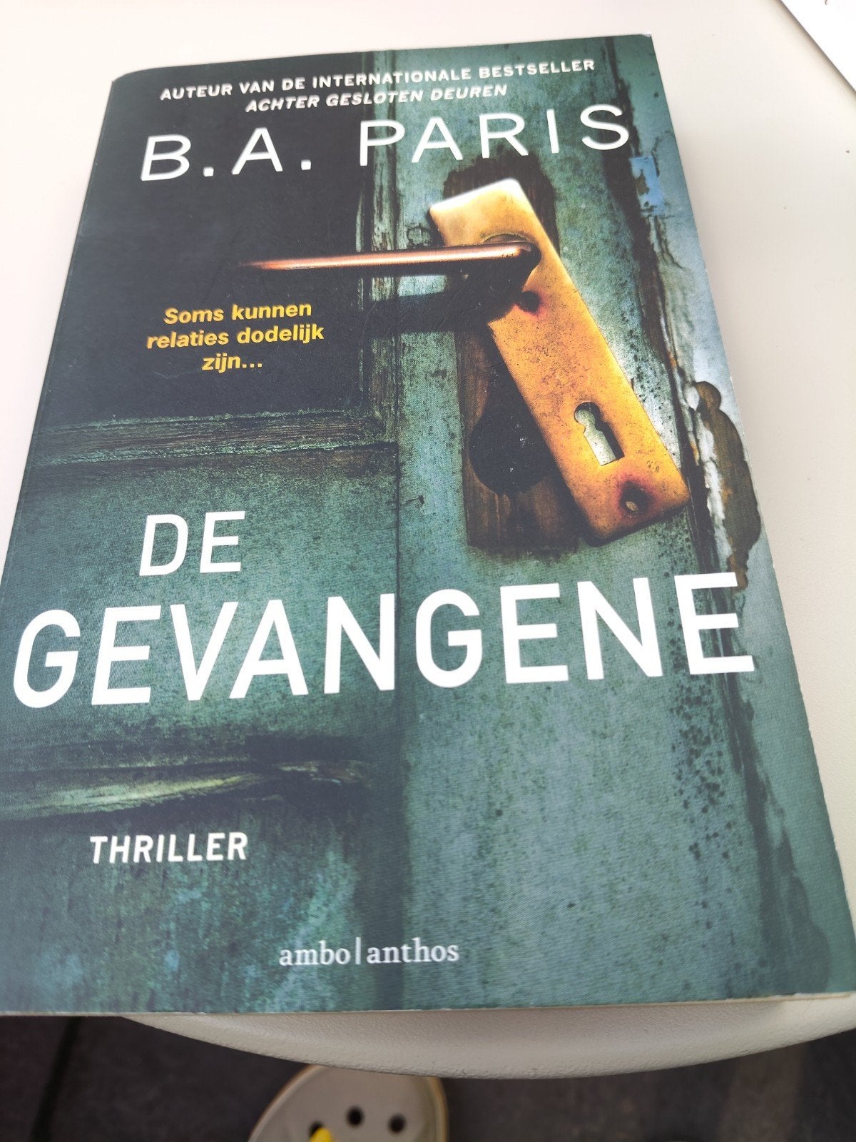 De Gevangene - B.A. Paris (Thriller, Nieuwstaat), Boeken, Ophalen of Verzenden, Nieuw, B.A. Paris