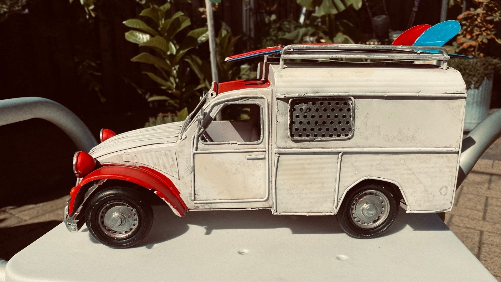 Vintage modelauto 2CV fourgonette (besteleend) met surfplank, Ophalen of Verzenden, Zo goed als nieuw, Auto's