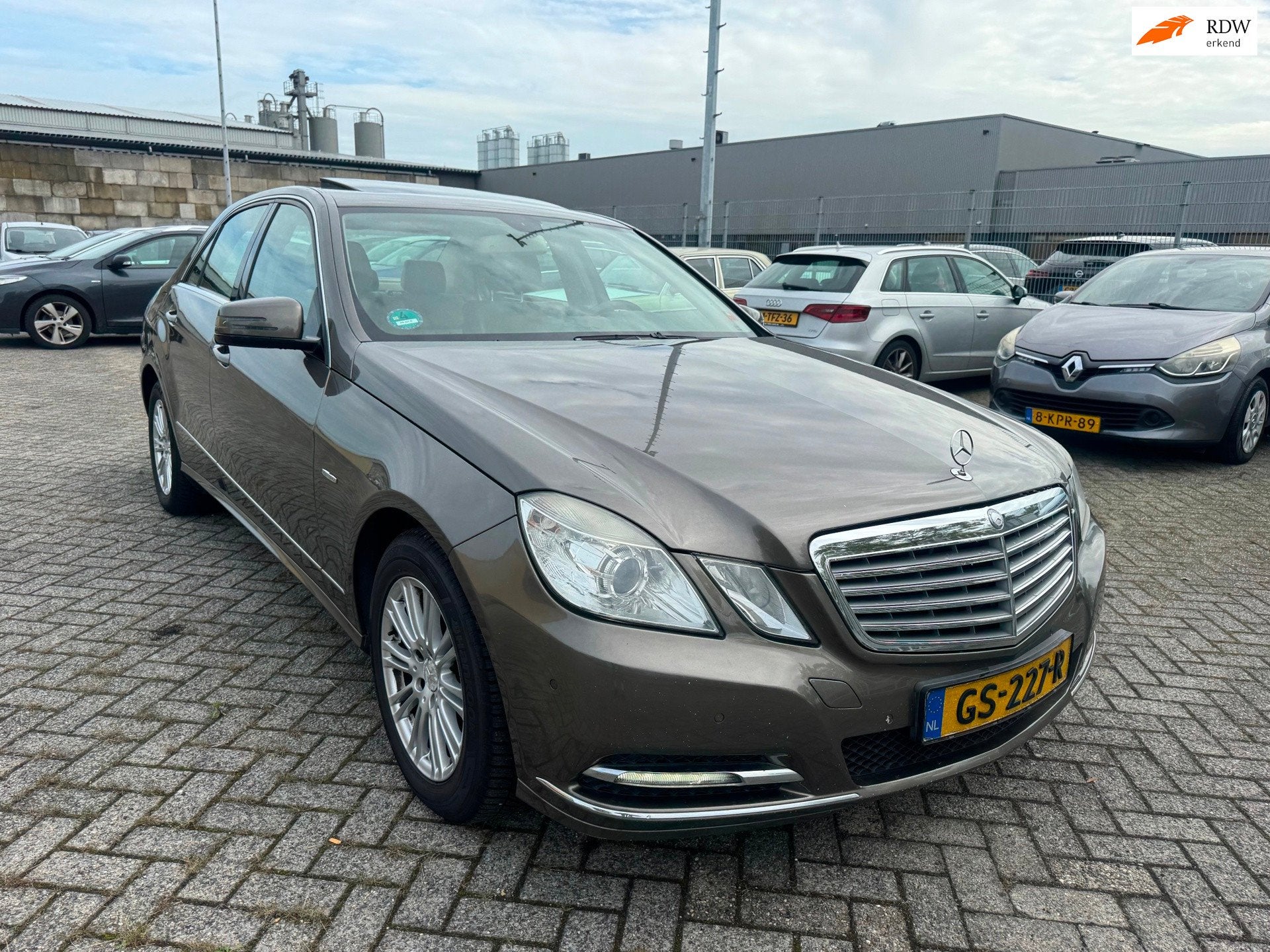 Mercedes-Benz E-klasse 220 CDI Schuifdak,leder, Auto's, Automaat, Euro 5, Achterwielaandrijving, Gebruikt