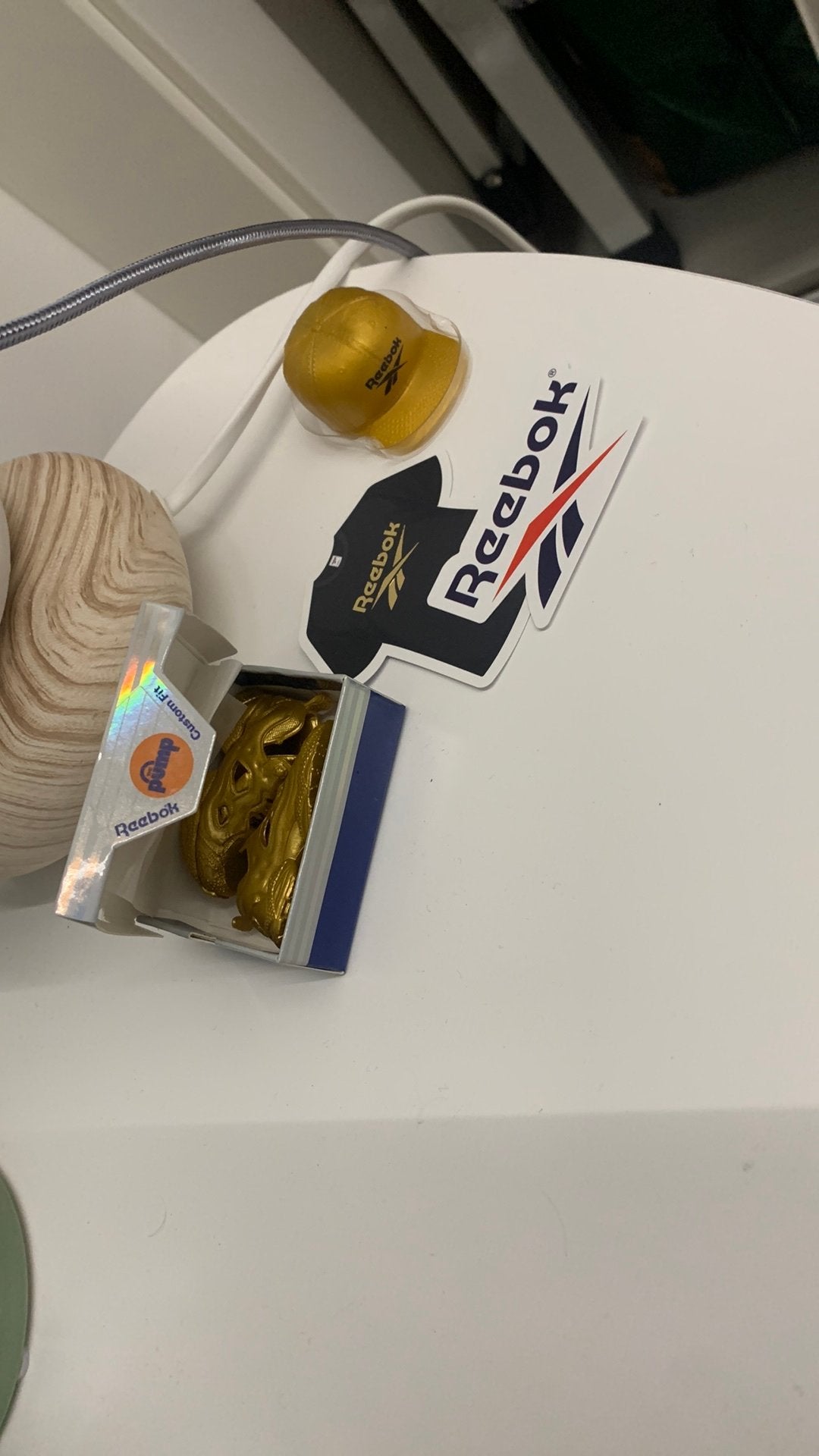 Zuru mini brand sneakers reebok gold chase bundel!, 33 - 40 uur, Vanaf 10 jaar, Overige vormen