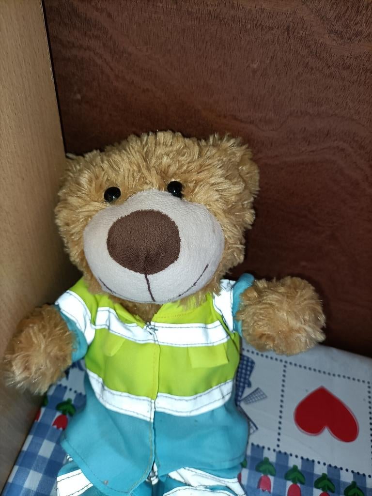 Ambulance beer knuffel 31 cm groot, Ophalen of Verzenden, Zo goed als nieuw, Beer