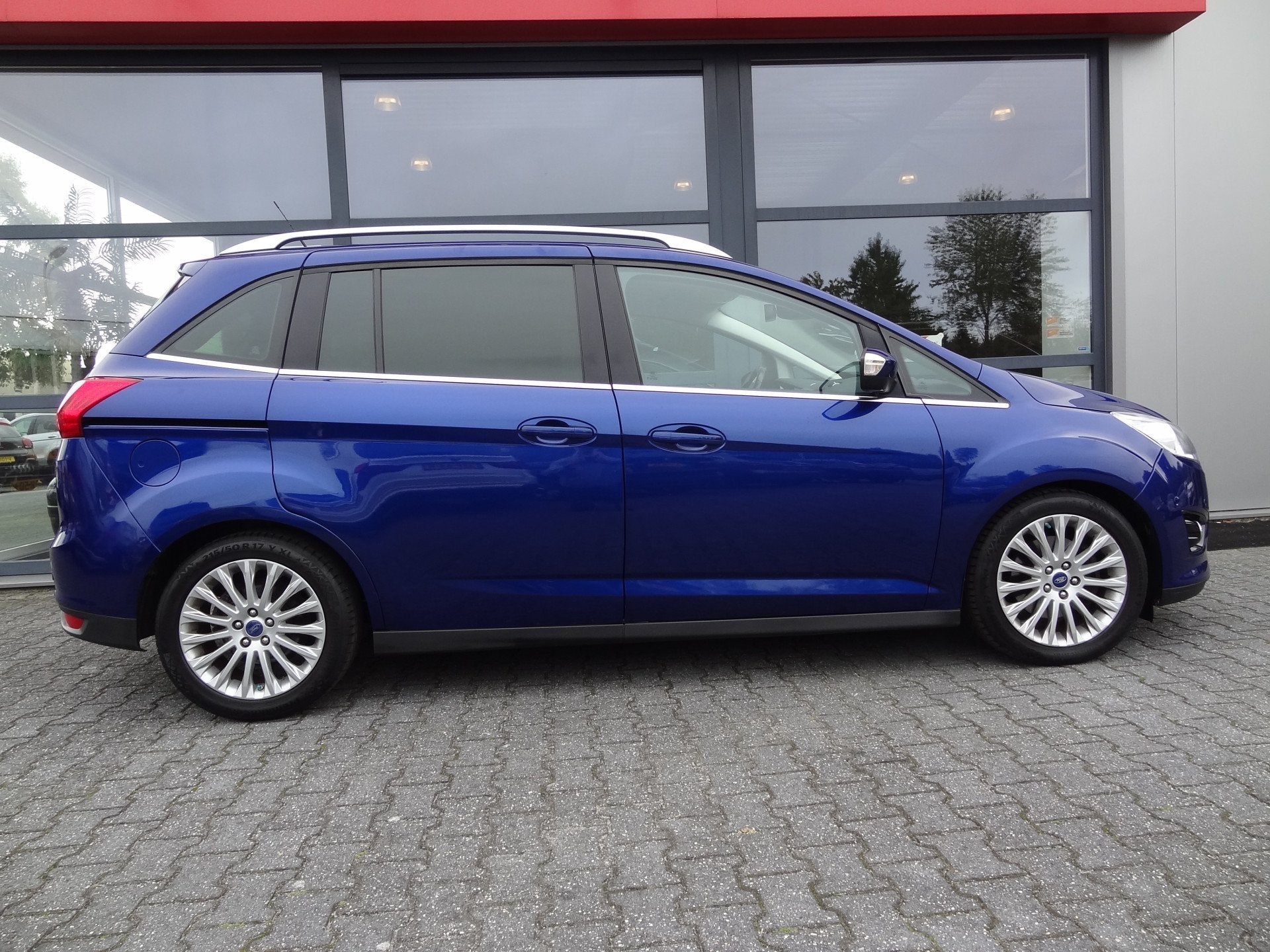 Ford Grand C-Max 7p. | NL-AUTO | CAMERA | CRUISE | LMV | TRE, Auto's, Voorwielaandrijving, Gebruikt, Automatische klimaatregeling