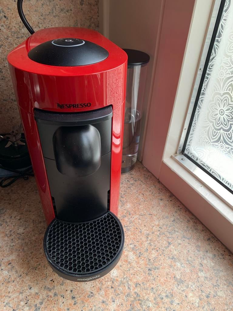 Nespresso koffiezetapparaat zo goed als nieuw, Witgoed en Apparatuur, Koffiezetapparaten, Ophalen of Verzenden, Zo goed als nieuw