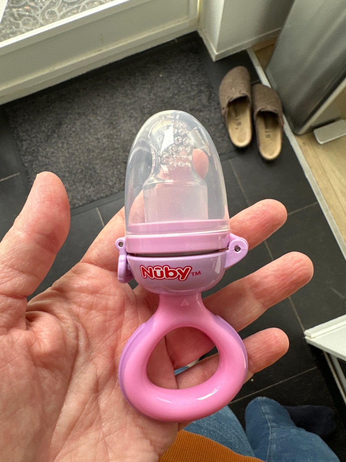 Nuby Fruitfopspeen - Roze - Nieuw, Ophalen of Verzenden, Nieuw, Speen