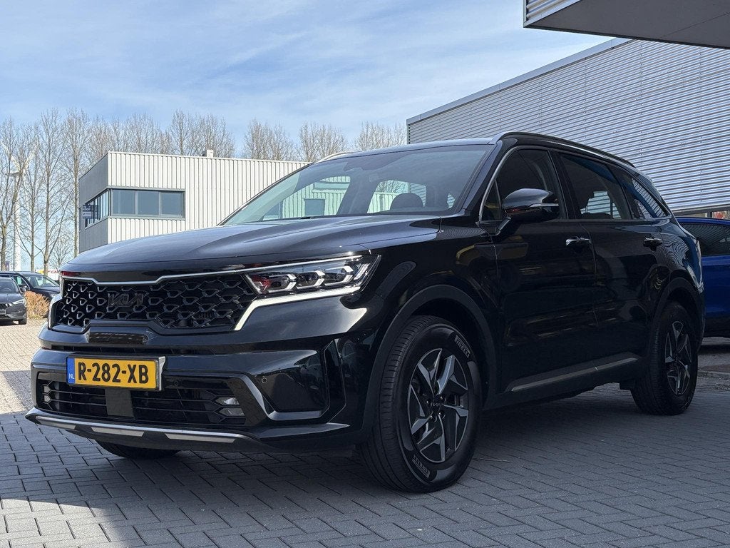 Kia Sorento 1.6 T-GDI Hybrid 2WD DynamicLine 7p. HEV | Trekh, Auto's, Kia, Gebruikt, Euro 6, 4 cilinders, Zwart