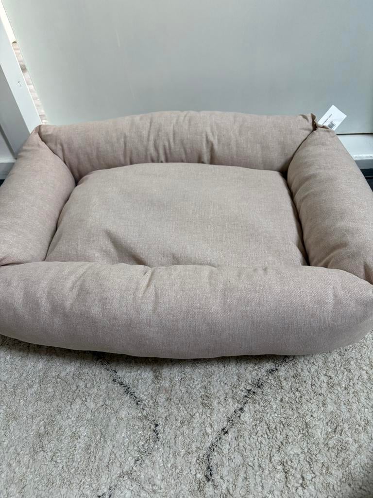 Beige hondenmand 62 x 49, Dieren en Toebehoren, Hondenmanden, Ophalen of Verzenden, Zo goed als nieuw, Pluche
