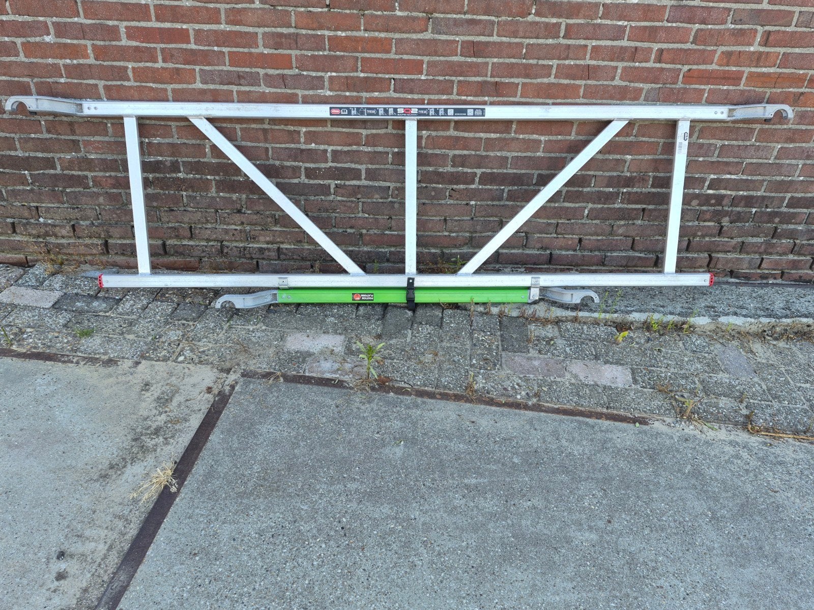 te koop: ALTREX SQ2 safe Quick voorloopleuning, Ophalen, Zo goed als nieuw, Rolsteiger of Kamersteiger, 2 tot 5 meter