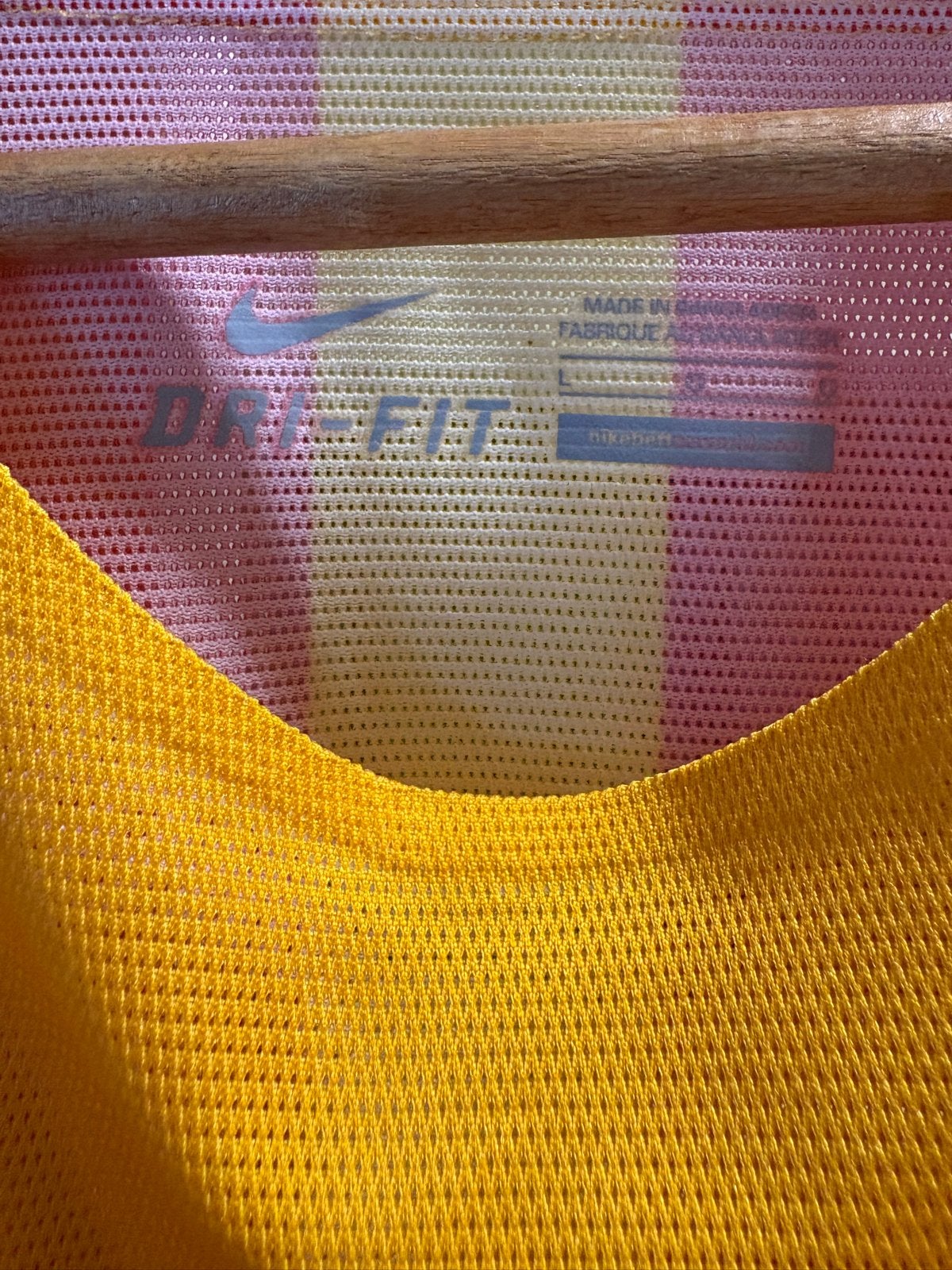 FC Barcelona Uitshirt 2015/2016 - Geel/Rood, Geel, Zo goed als nieuw, Voetbal, Verzenden