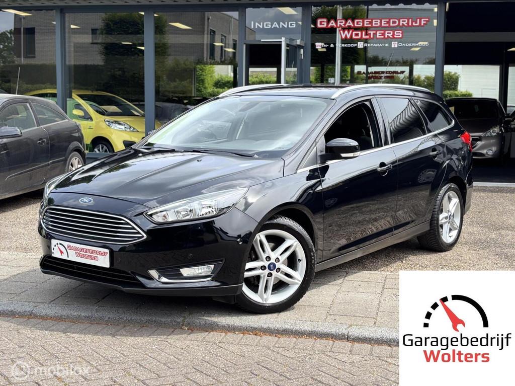 Ford Focus 1.0 Titanium Edition vol opties LED NAVI LMV, Bluetooth, Gebruikt, Zwart, Met garantie (alle)